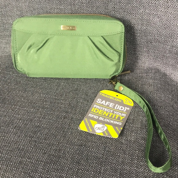 Travelon Bags Nwt Travelon Rfid Blocking Wristlet Clutch Safe Id